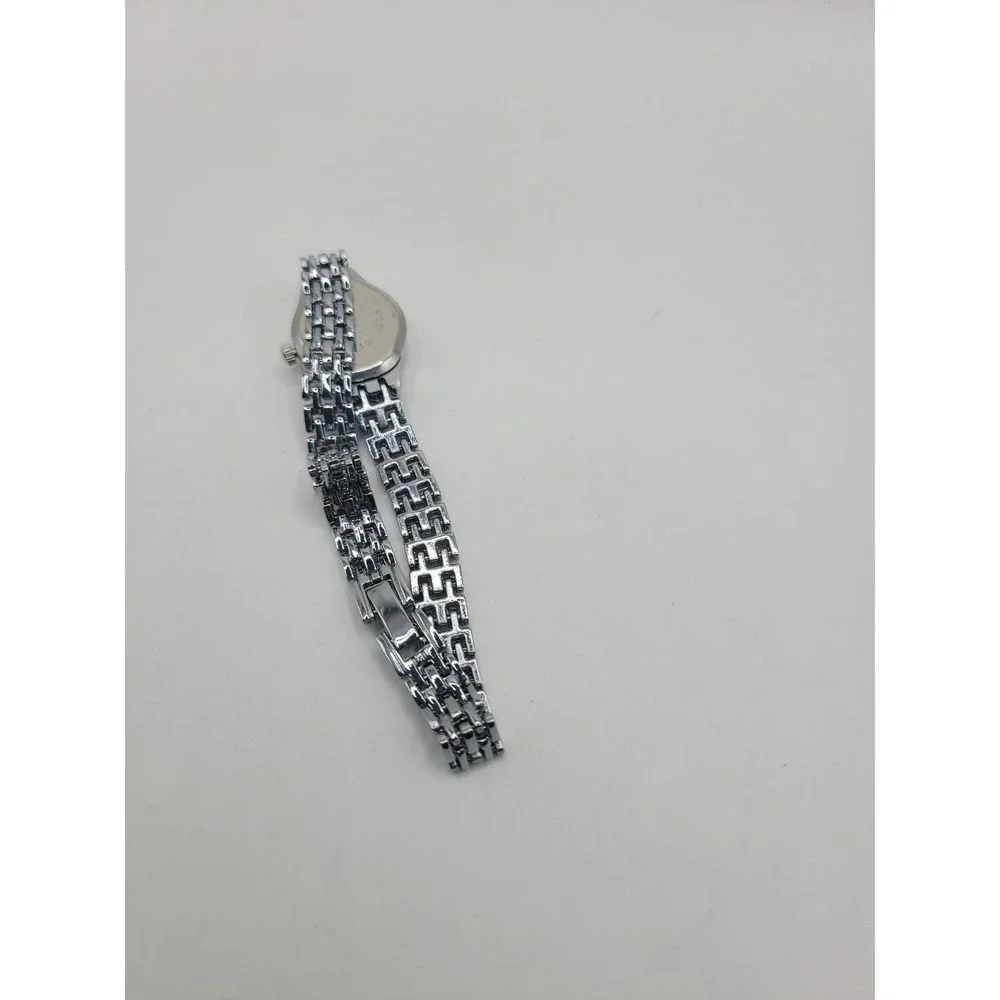 Chaoyada Women's Quartz Watch‎ Silver Tone Bracelet White Dial Analog Wristwatch